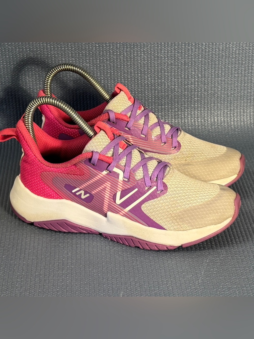 New Balance Rave Run V2 Girls Pink Running Shoes Kid’s Size 2.5